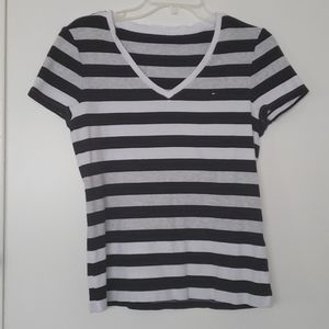 V-neck cotton shirt